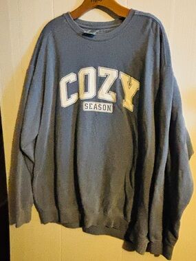 Comfort Colors Men's 'COZY SEASON' Crewneck Sweatshirt - Dusty Blue